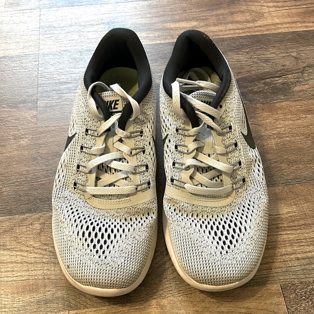 NIKE FREE RUN